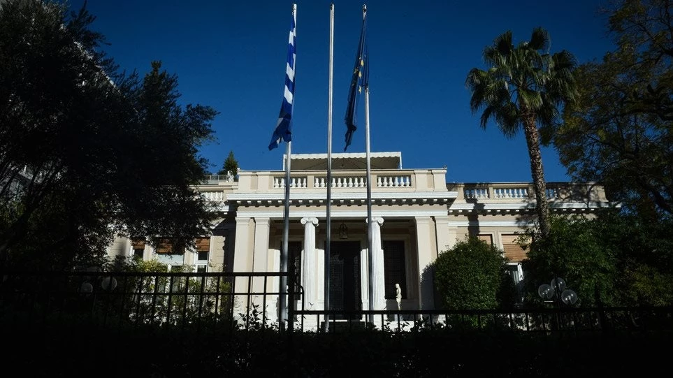 Σύσκεψη στο Μαξίμου στη σκιά του επεισοδίου Καμμένου – Κοτζιά: «Διαρρέουν» ότι θα αυξήσουν το επίδομα θέρμανσης